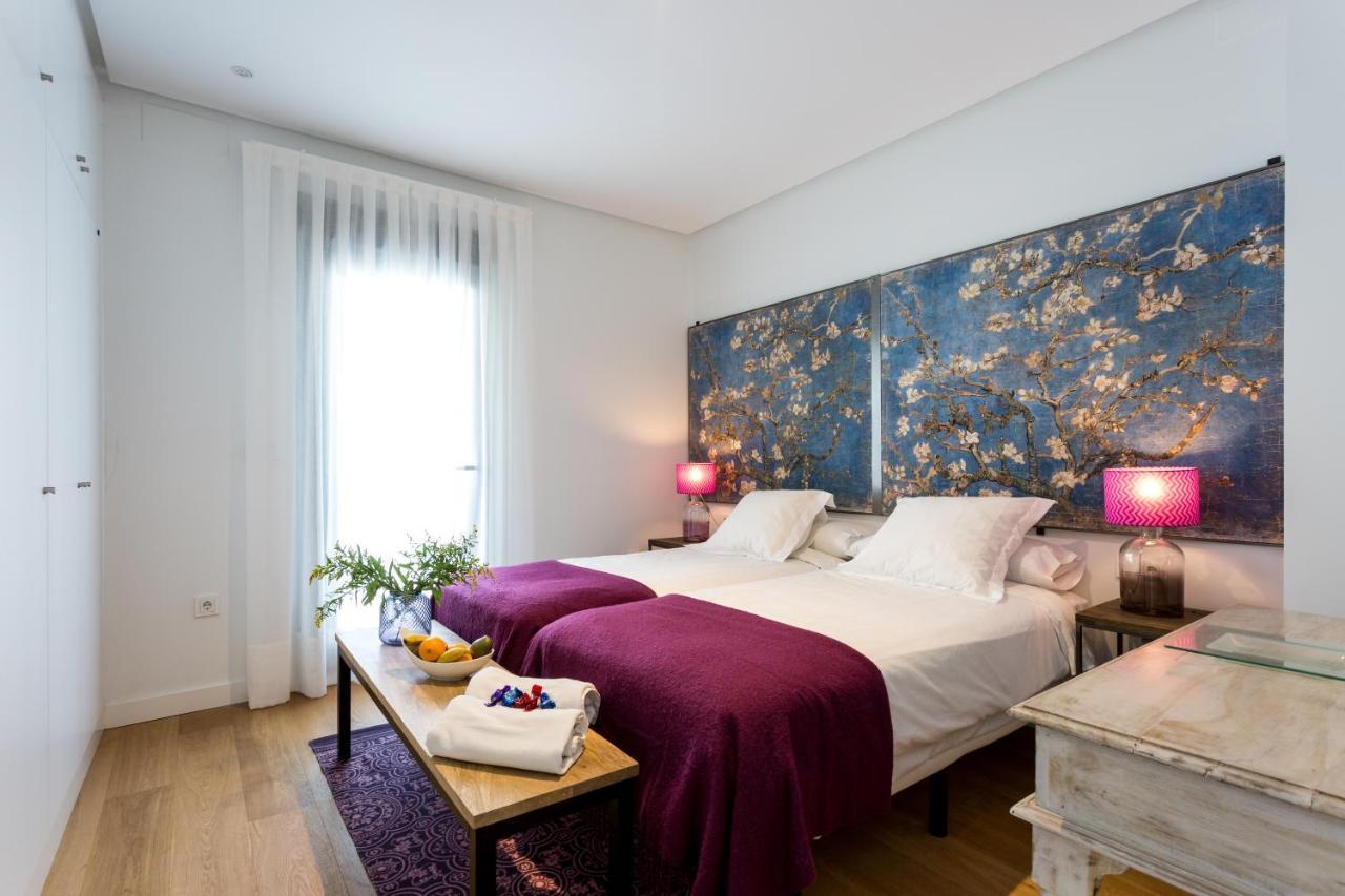 Apartamentos Rg Plaza De Espana Seville Exterior photo
