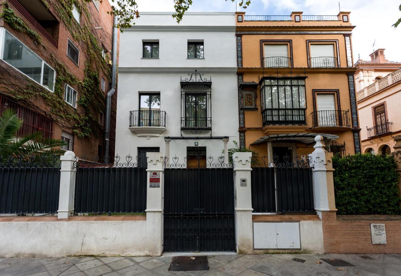 Apartamentos Rg Plaza De Espana Seville Exterior photo