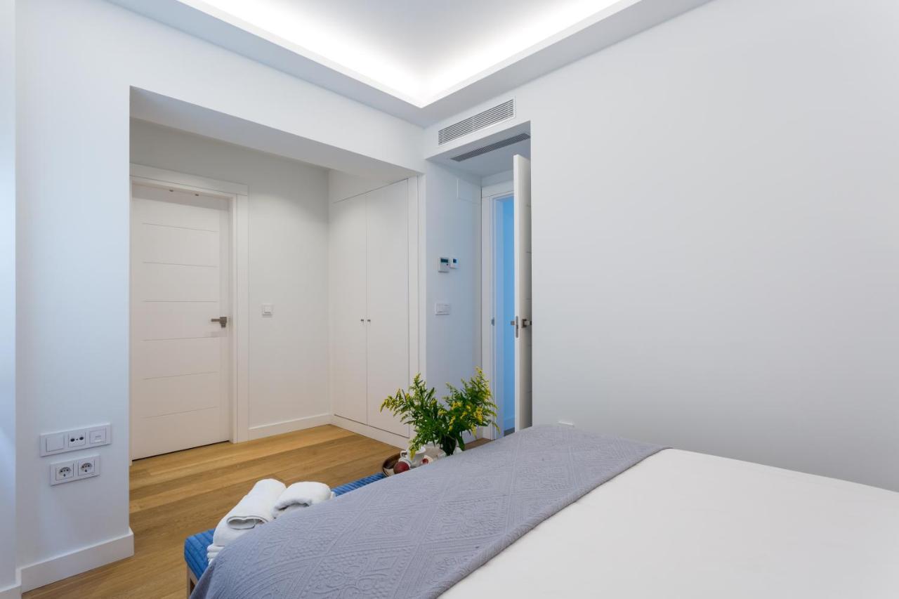 Apartamentos Rg Plaza De Espana Seville Exterior photo